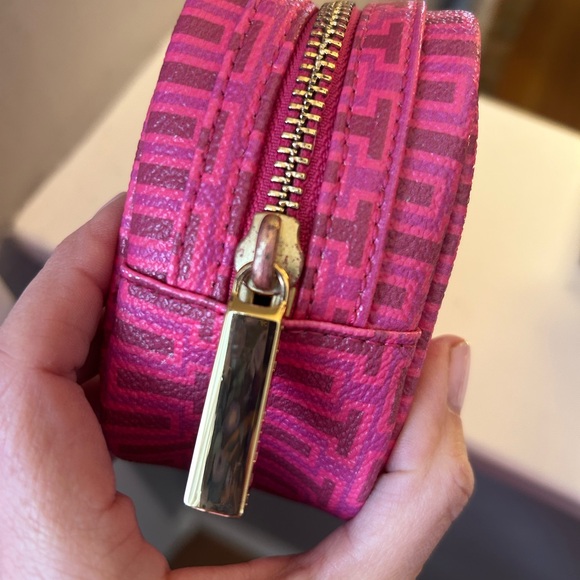 Cute Tory Burch Pink Coated Canvas Cosmetic Case - Picture 5 of 6